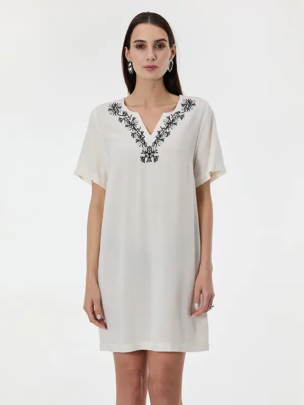 Orsay Кремава дамска рокля до коляното ORSAY