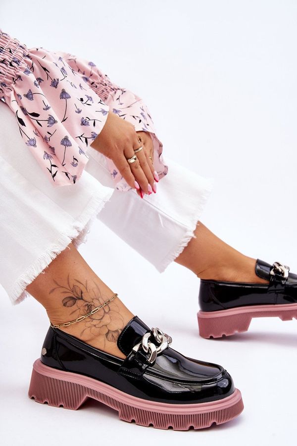 GOE Лачени мокасини с верижка GOE