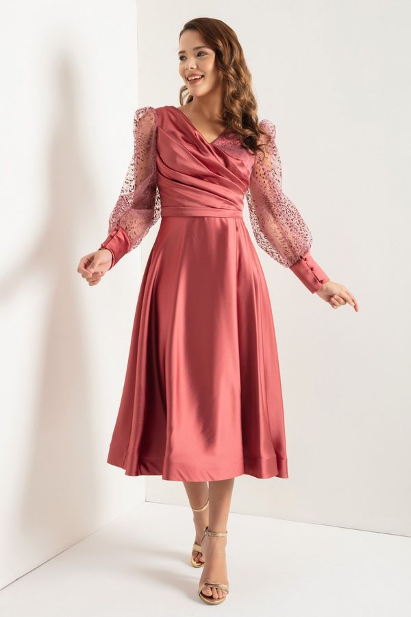 Lafaba Lafaba жените сьомга двойно гърди врата сребрист Midi сатен вечерна рокля