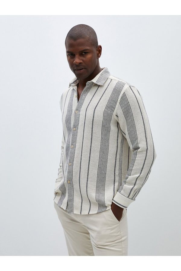 LC Waikiki LC Waikiki Men's Regular Fit Long Sleeve Striped Shirt.