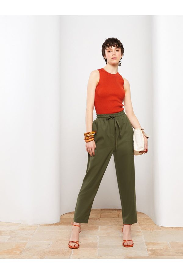 LC Waikiki LC Waikiki висока талия ластик удобно годни дамски панталони с джобове.