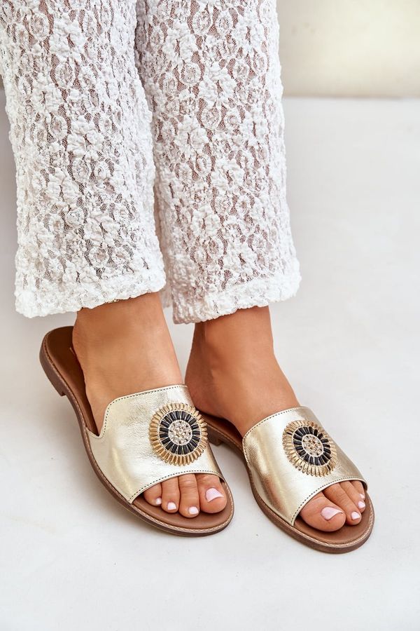 Lewski Shoes Lewski Shoes Кожени сандали с декорация на плосък ток Зазу