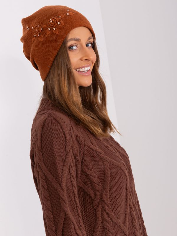 Fashionhunters Light brown women's beanie with appliqué