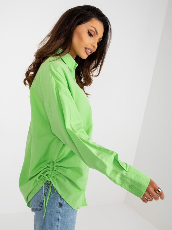 Fashionhunters Light green women's oversize shirt with collar
