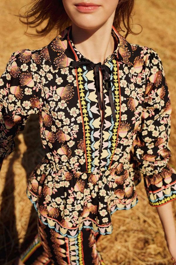 DEFACTO Lug Von Siga x DeFacto Oversize Patterned V-Neck Poplin Long Sleeve Blouse