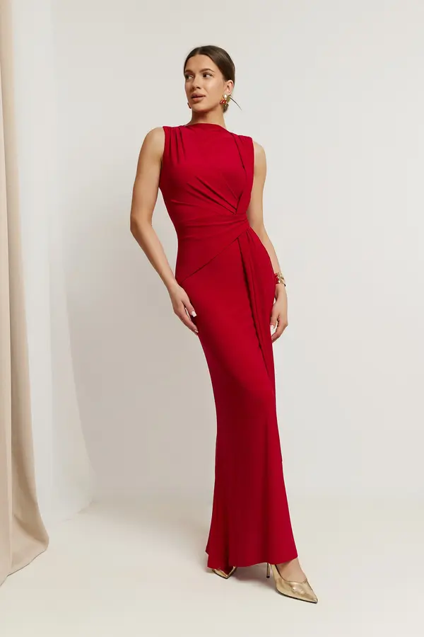 Made Of Emotion Made Of Emotion Woman's Fitted maxi evening dress - red