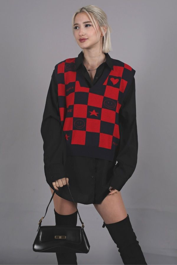 Madmext Madmext Women's Red V-Neck Checkered Pattern Regular Fit Sweater Women