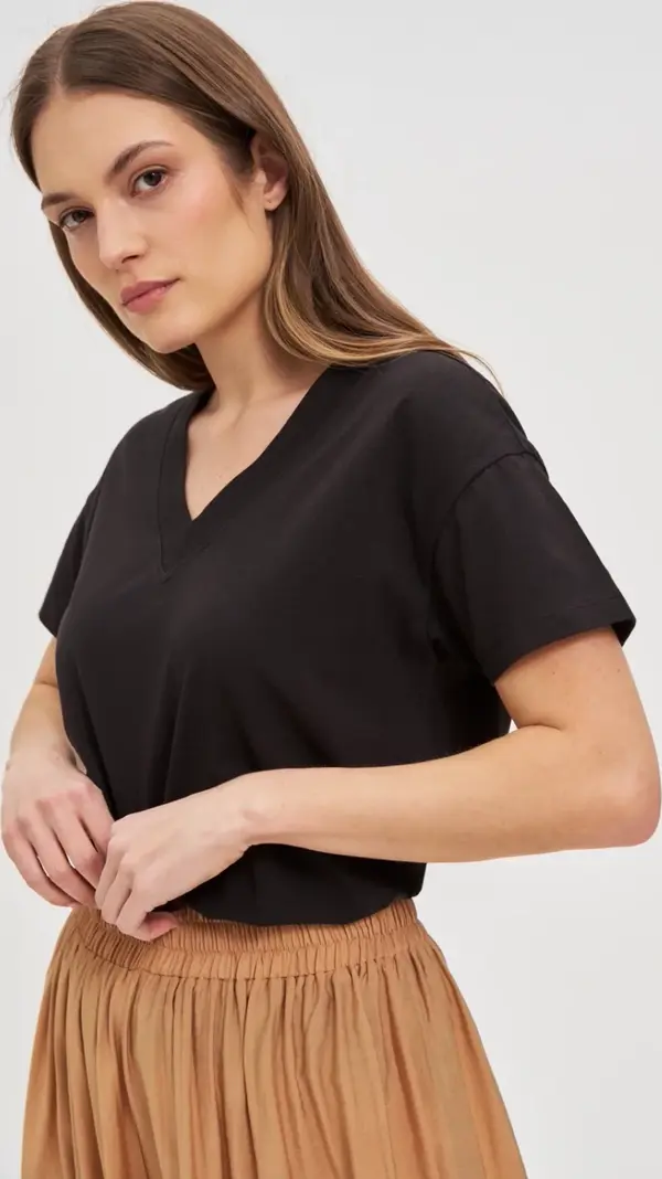 Marisse Marisse Black Cotton V-Neck T-Shirt
