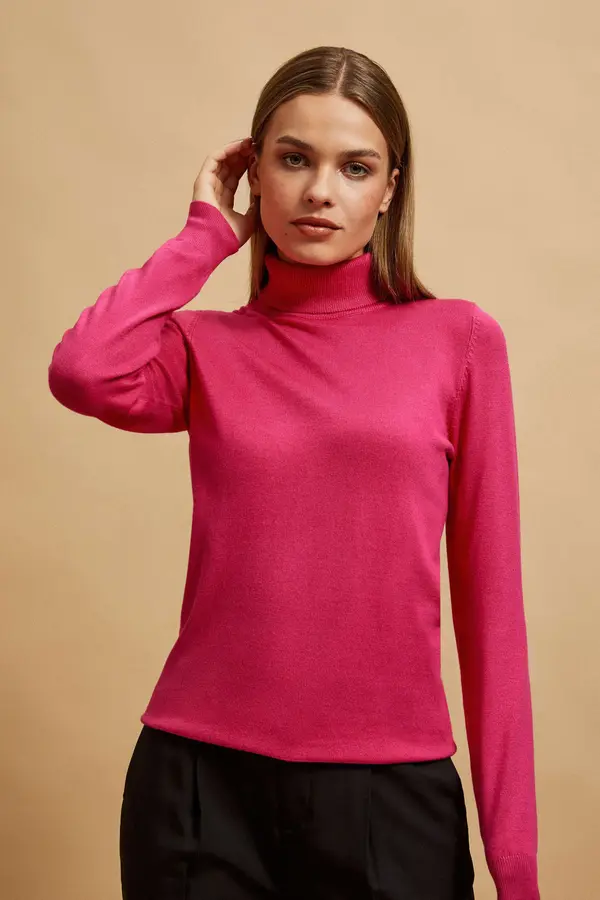 Marisse Marisse Fuchsia Turtleneck Sweater