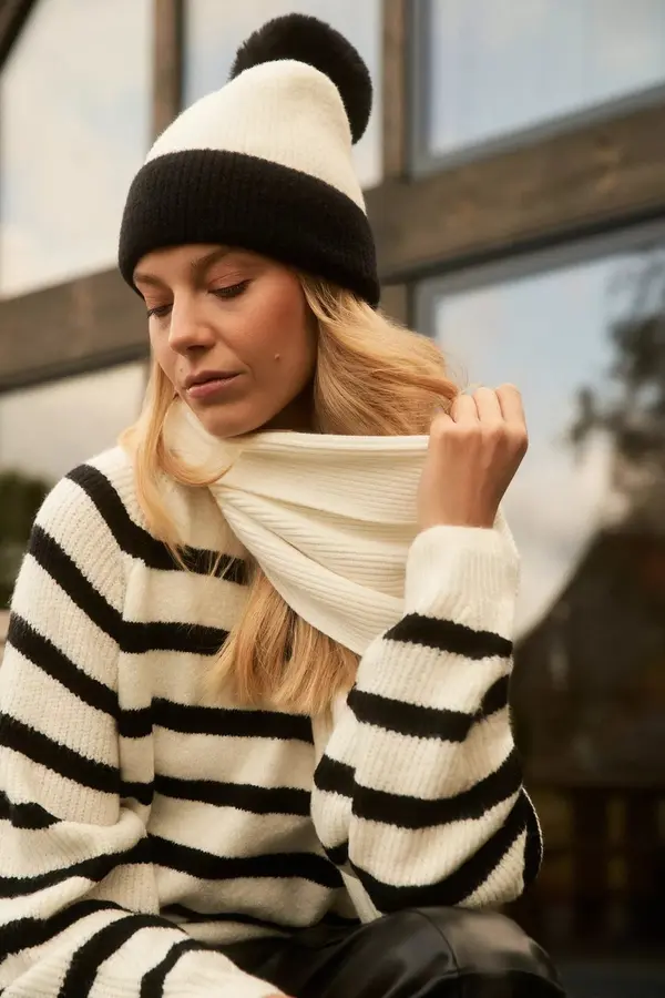 Marisse Marisse Pearl Black Striped Crew Neck Sweater