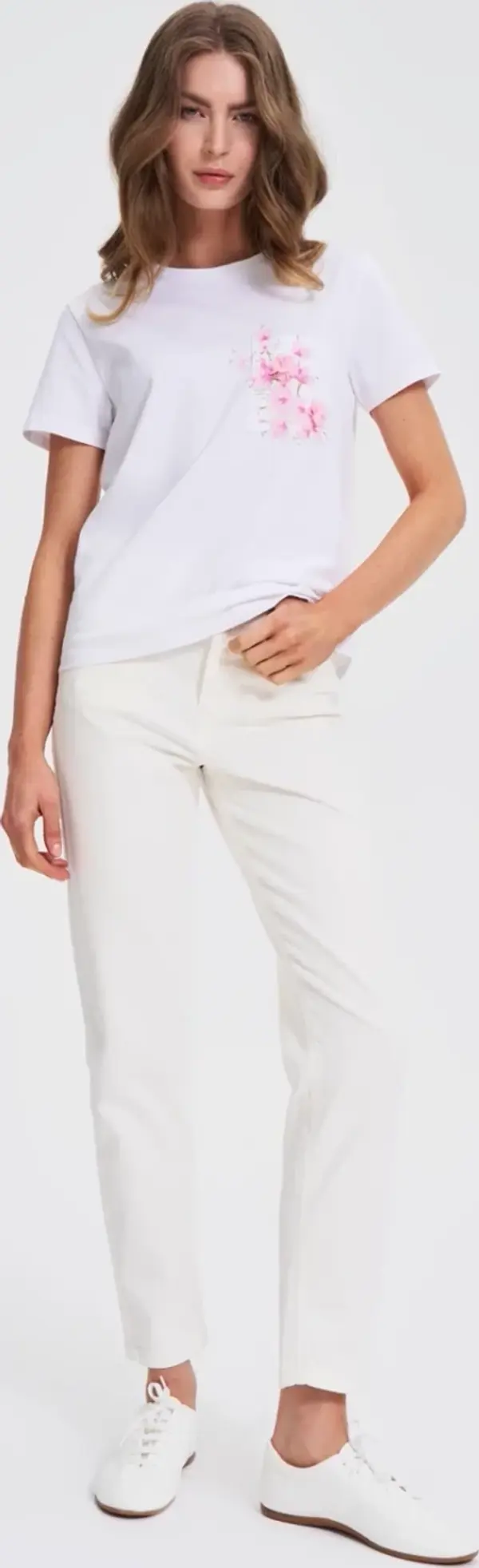 Marisse Marisse White T-Shirt With A Print On The Pocket