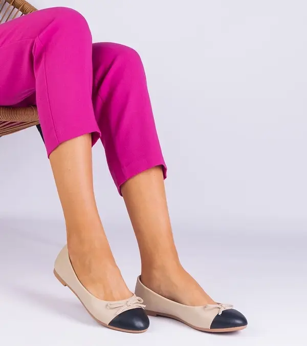 D/CEO marka niezdefiniowana Beige ballet flats with a bow and black toe Pikolo