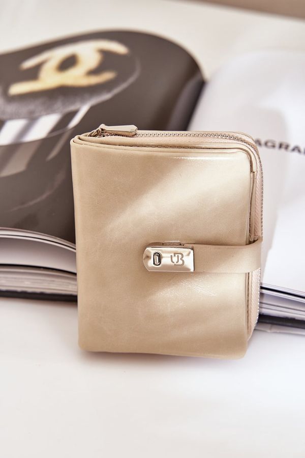 marka niezdefiniowana marka niezdefiniowana Лакиран Дамски Портфейл Портмоне Светло Бежов Yathika