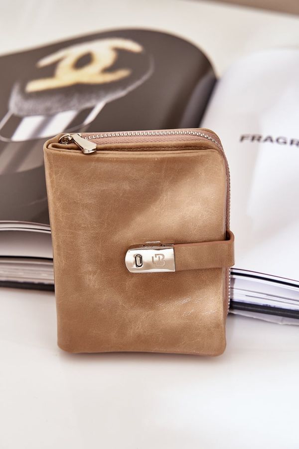 marka niezdefiniowana marka niezdefiniowana Лакиран Дамски Портфейл Портмонета Тъмен Бежов Yathika