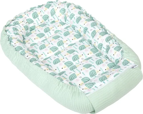 Medi Partners Medi Partners Baby cocoon/nest – Waffle – Hedgehogs + mint Waffle