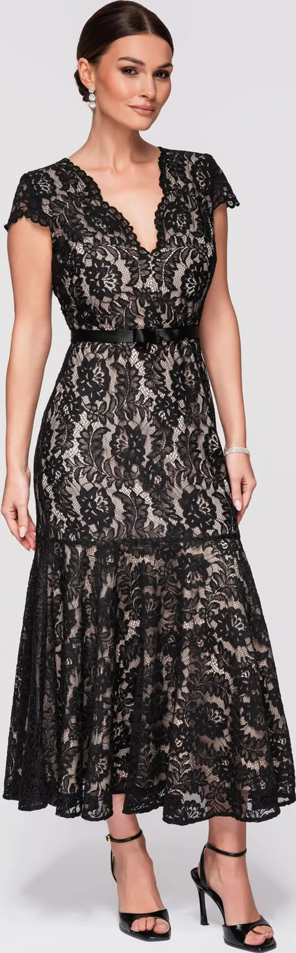 Edoti Мини рокля Анджела с яка с воланчета