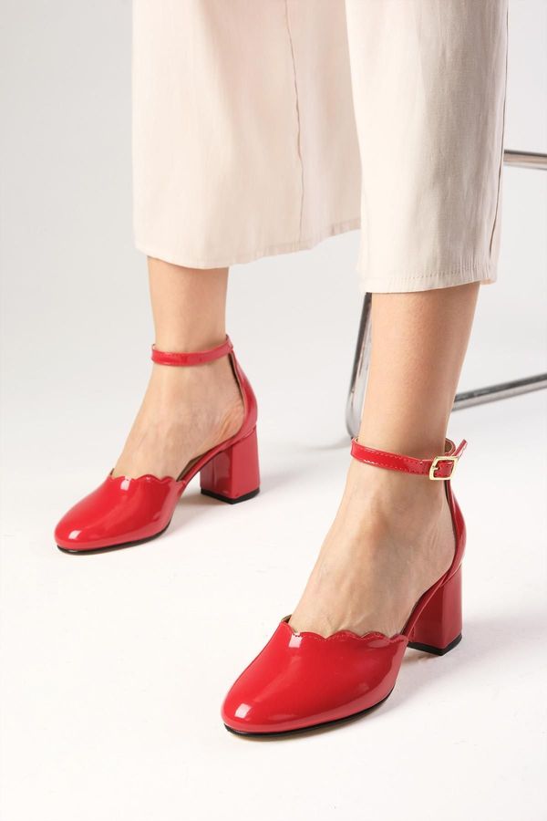 Mio Gusto Mio Gusto Francy Red Color Patent Leather Women's Round Toe Heeled Shoes.