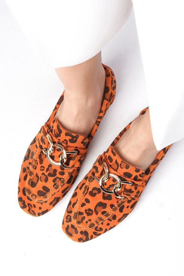 Mio Gusto Mio Gusto Myrcella Genuine Suede Orange Color Leopard Pattern Chain Accessory Blunt Toe Women's Loaf