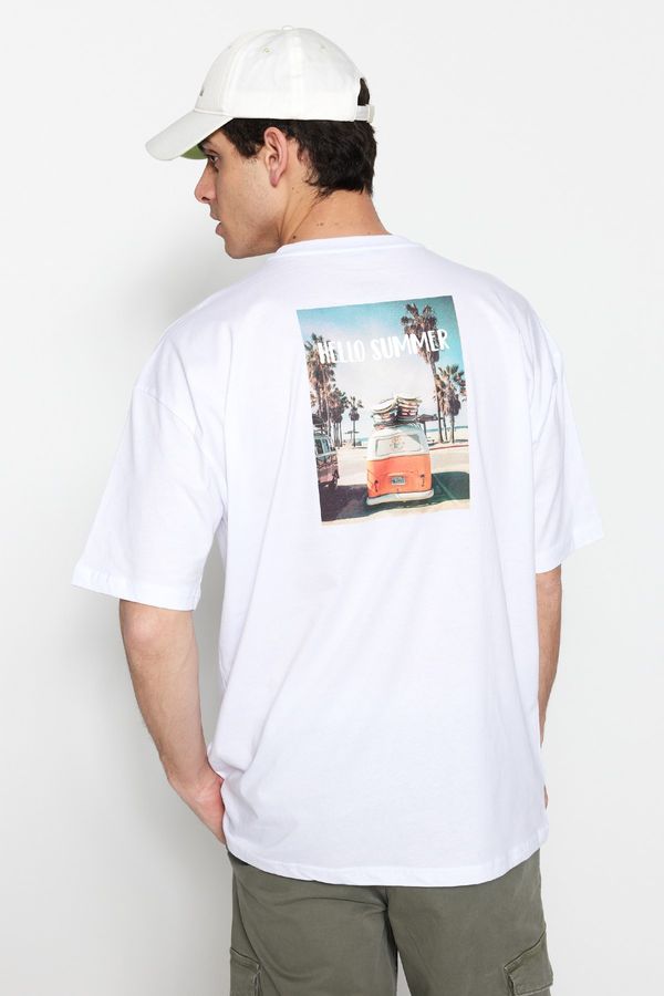 Trendyol Модерен бял мъжки извънгабаритни/широк нарязани 100% памук тениска с фото печат
