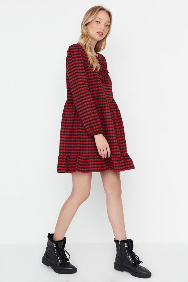 Trendyol Модерен червен кариран вратовръзка подробни тъкани рокля