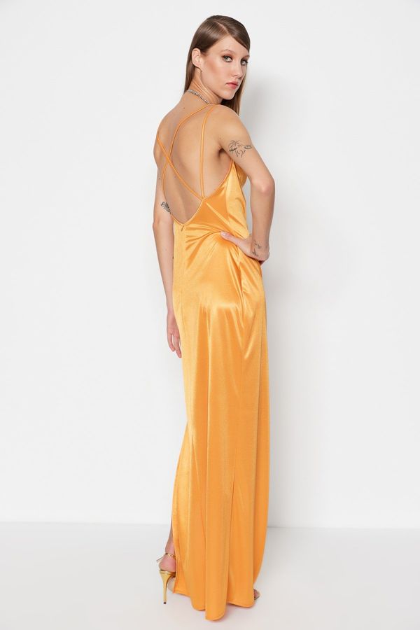 Trendyol Модерна дълга вечерна рокля в оранжев плетен сатен