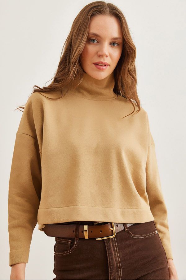 Olalook Olalook Women's Beige Stand Collar Batwing Crop Raised Sweatshirt