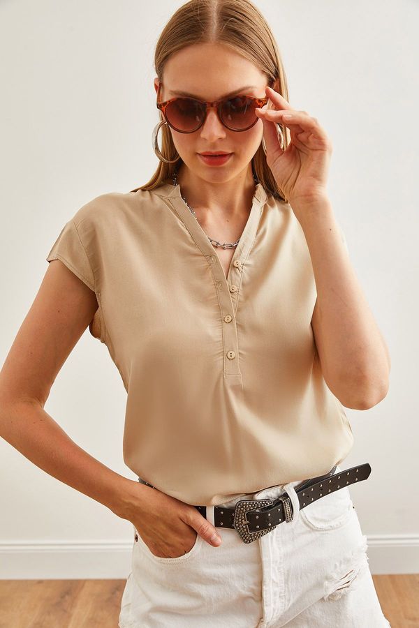 Olalook Olalook Women's Beige V-Neck 4 Button Viscose Blouse