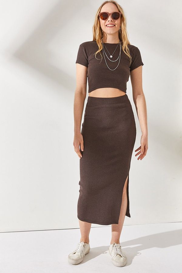 Olalook Olalook Women's Bitter Brown Short Sleeved Lycra Suit with a Slit and Skirt