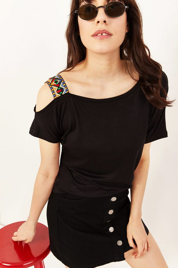 Olalook Olalook Women's Black One-Shoulder Ethnic Garnish Blouse