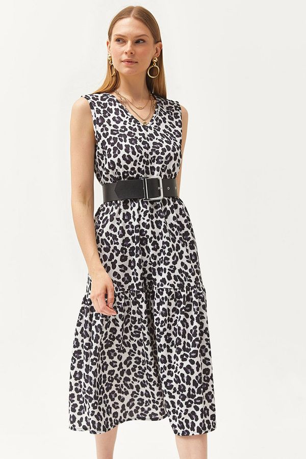 Olalook Olalook Women's Leopard White V-Neck Elastic Waist Sectional Knitted Dress