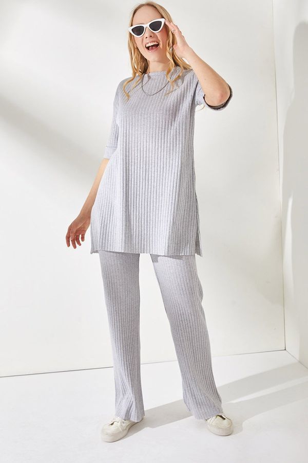 Olalook Olalook Women's Light Gray Short Sleeve Tops and Bottoms Lycra Suit