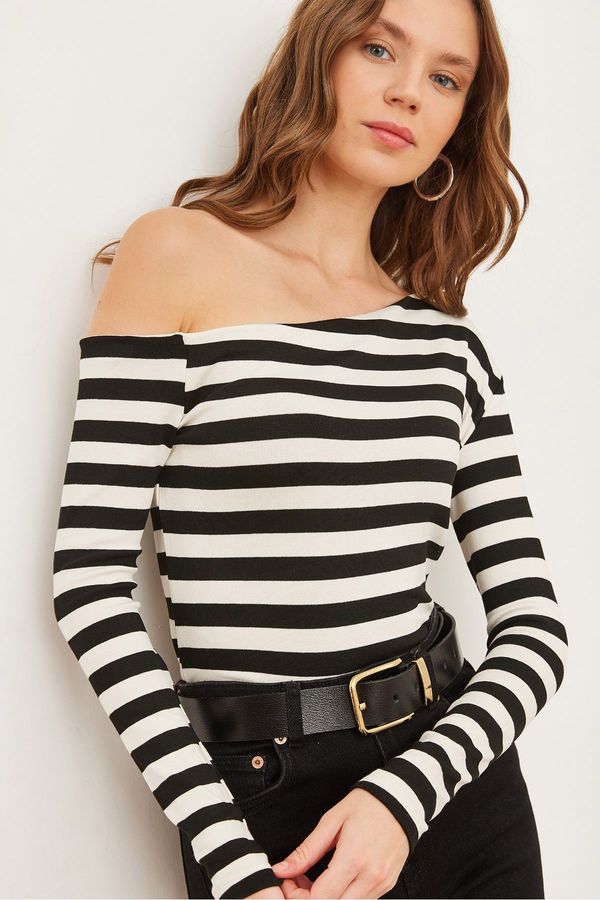 Olalook Olalook Women's Thick Striped Black Striped Premium Soft Touch Boat Neck Flexible Blouse