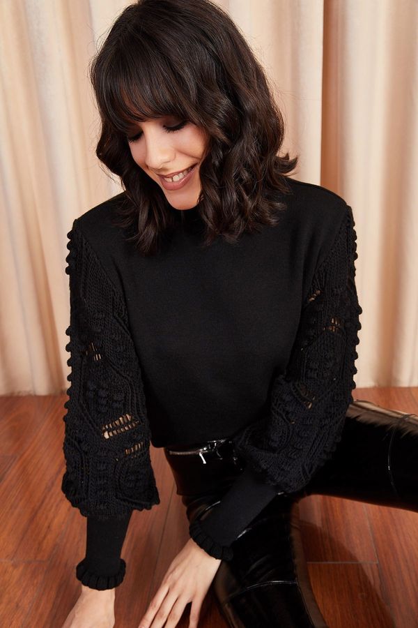 Olalook Olalook жените черен ръкав детайл, мека текстурирани трикотаж пуловер