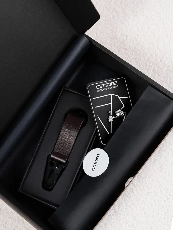 Ombre Ombre Men's travel style gift set - silver pin and key ring