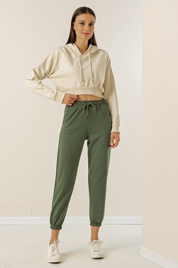 By Saygı От Saygı 2 прежда Sweatpants с джобове, еластична талия и крака.