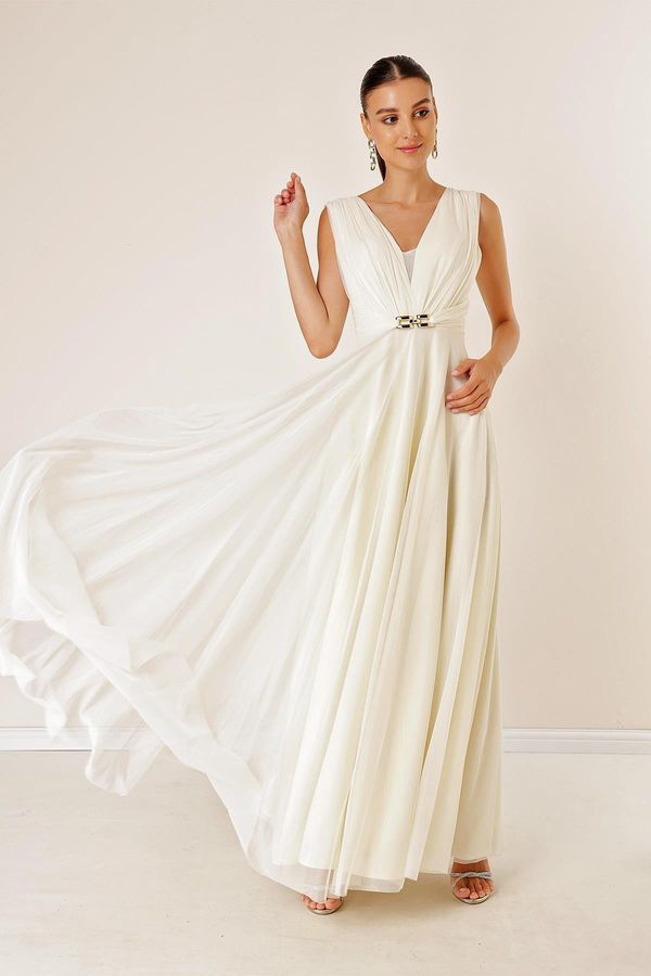 By Saygı От Saygı V-образно деколте отпред и отзад с катарама в предната тюл вечерна рокля.