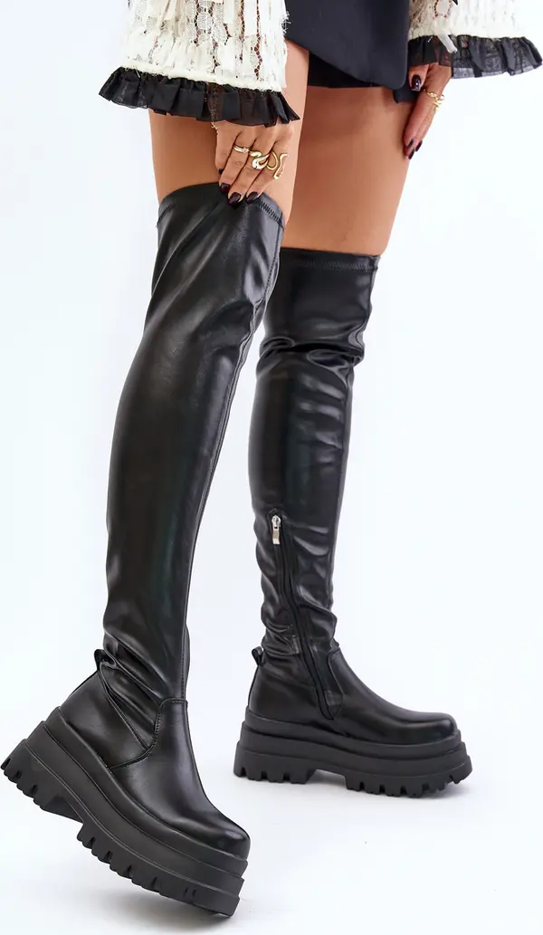 Boto Over-the-knee boots on a massive platform black zinera