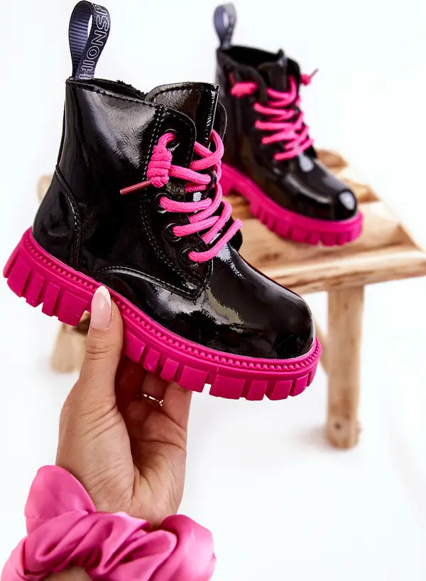 Boto Патентовани детски ботуши в черно и розово