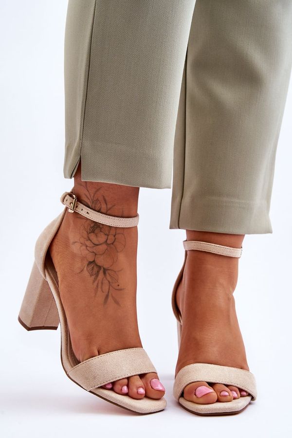 PE1 PE1 Дамски класически велурени сандали бежово Passo