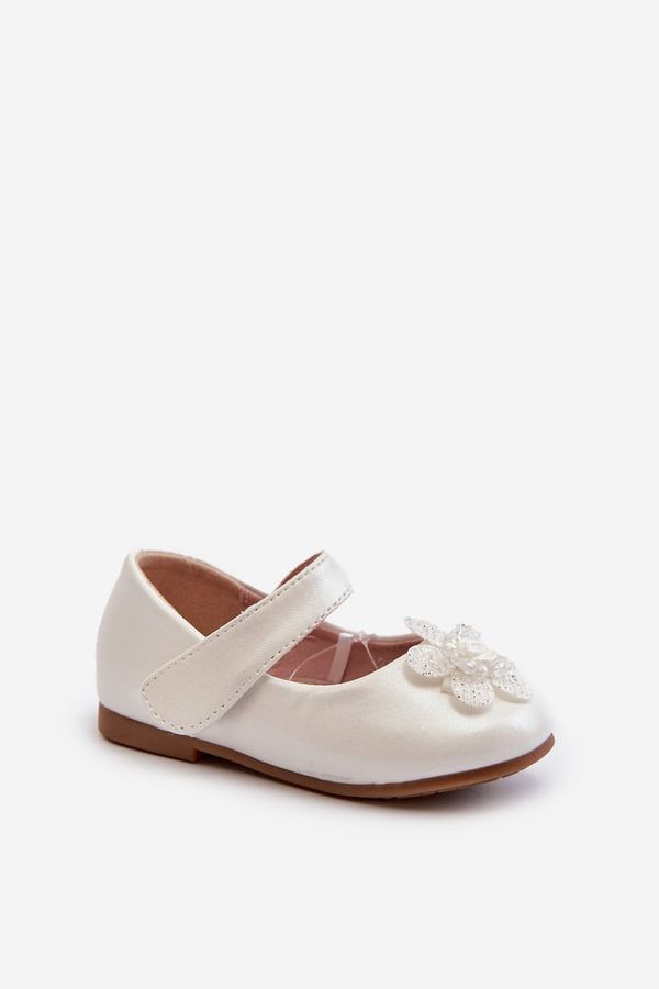 PE1 PE1 Детски балеринки с велкро закопчаване и декорация White Serinde