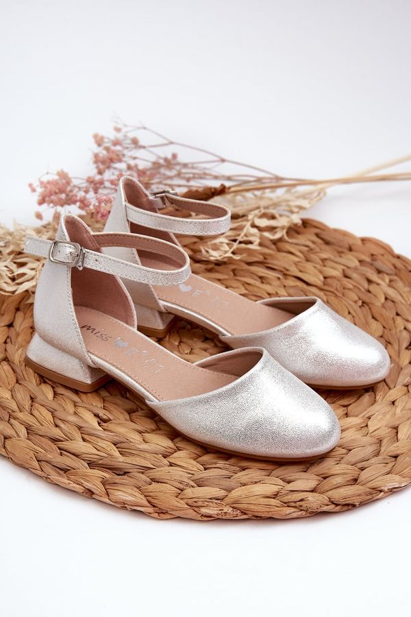 PE1 PE1 Детски лъскави сандали на нисък ток Silver Nelly