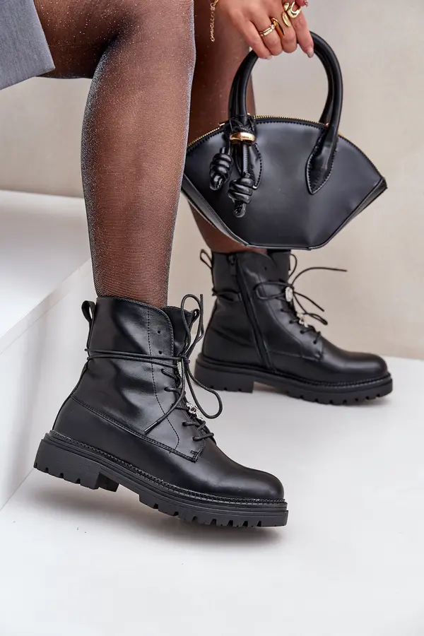 EVENTO PE1 Уютни ботуши с декоративни елементи на връзки черни Irivina