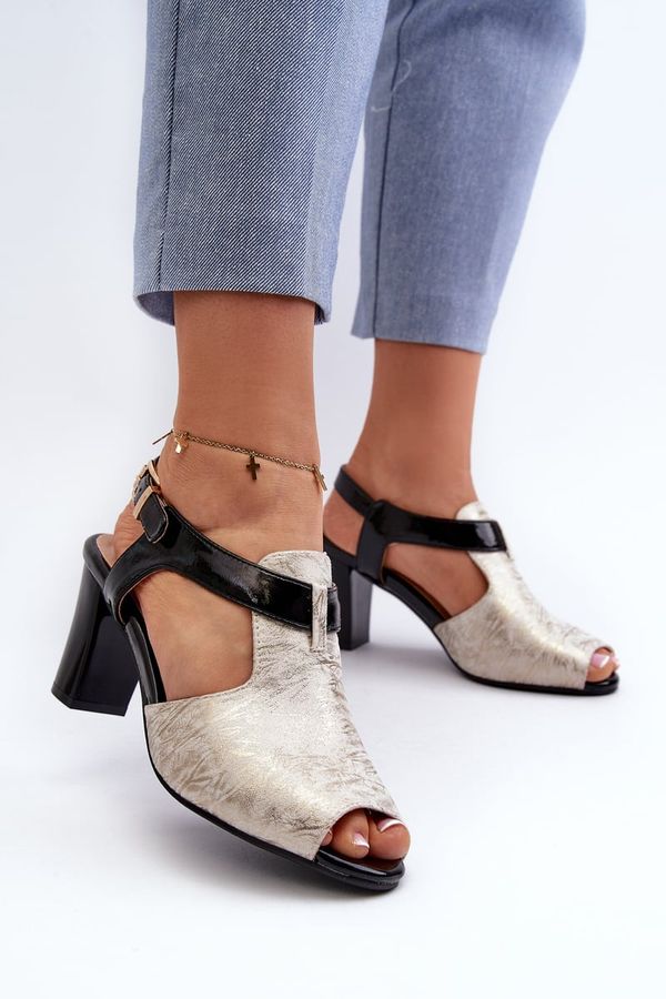 PE2 PE2 Дамски сандали с ток от еко кожа в златисто-черно Queenmarie