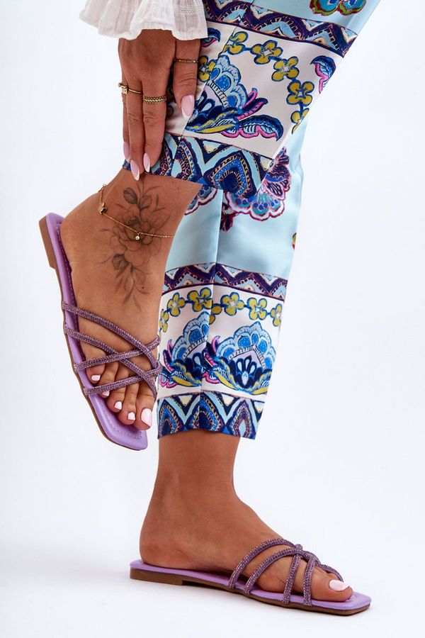 PG1 PG1 Дамски сандали с каишки с Diamantes Purple Leomi