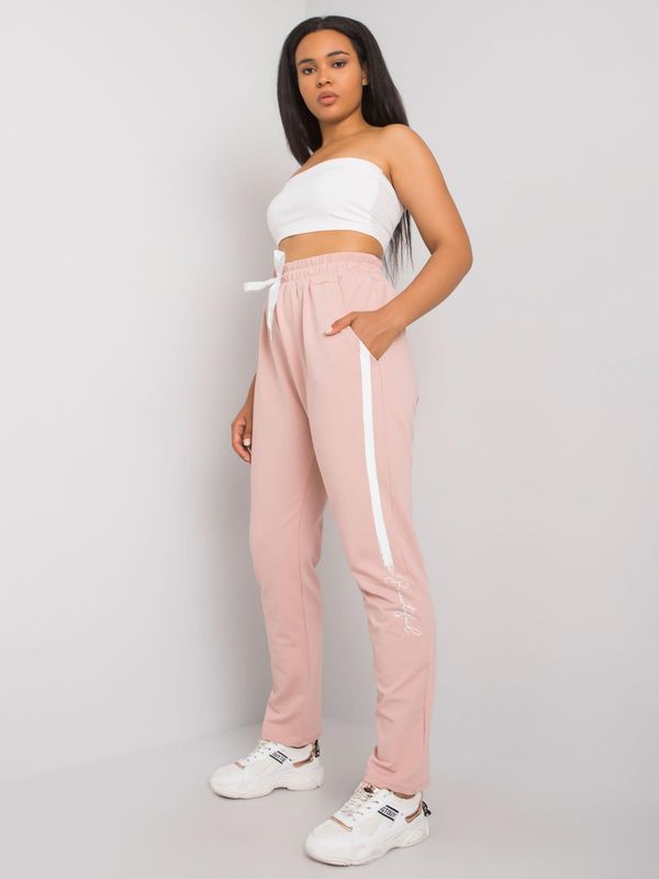 RELEVANCE Прашни розови панталони плюс размер с печат