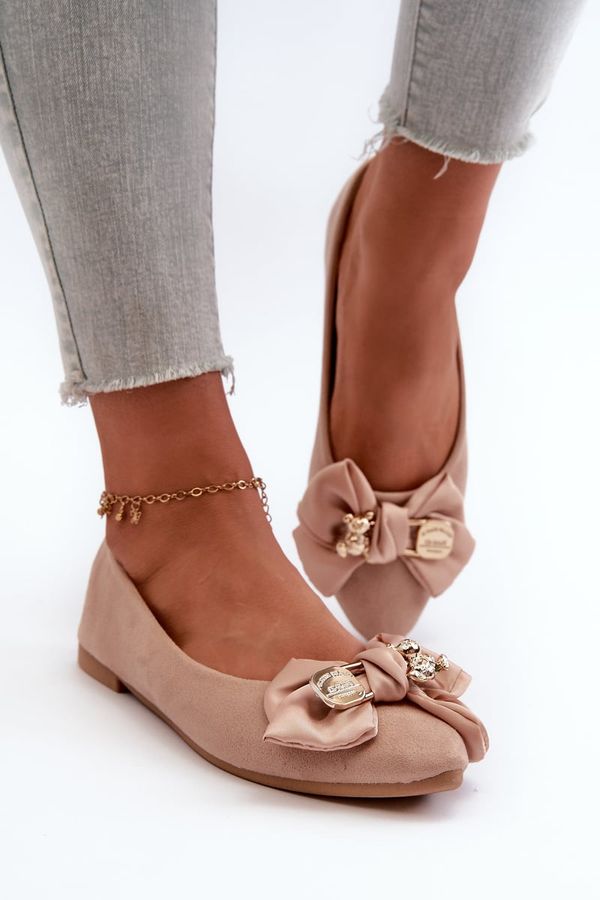 PS1 PS1 Дамски еко велурени обувки тип балерина с панделка и брошка бежови сатри