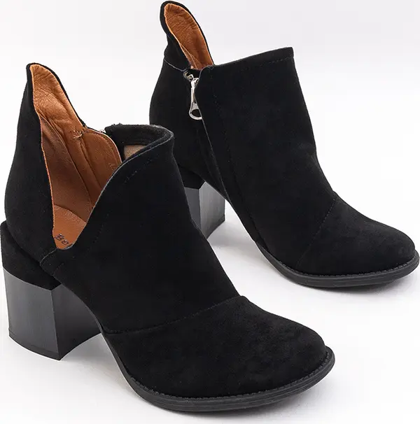 Resti Resti Black women's boots with cutouts Plinara