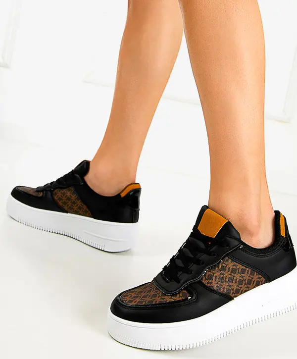 Resti Resti Black women's sports shoes with Glou print - Footwear