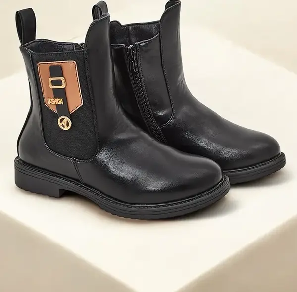Resti Resti Girls' Fomoo Boots