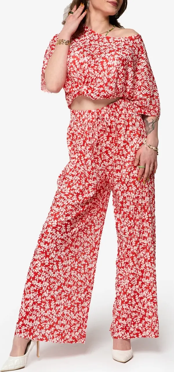 Resti Resti Red women's pleated set with black flowers - Clothing